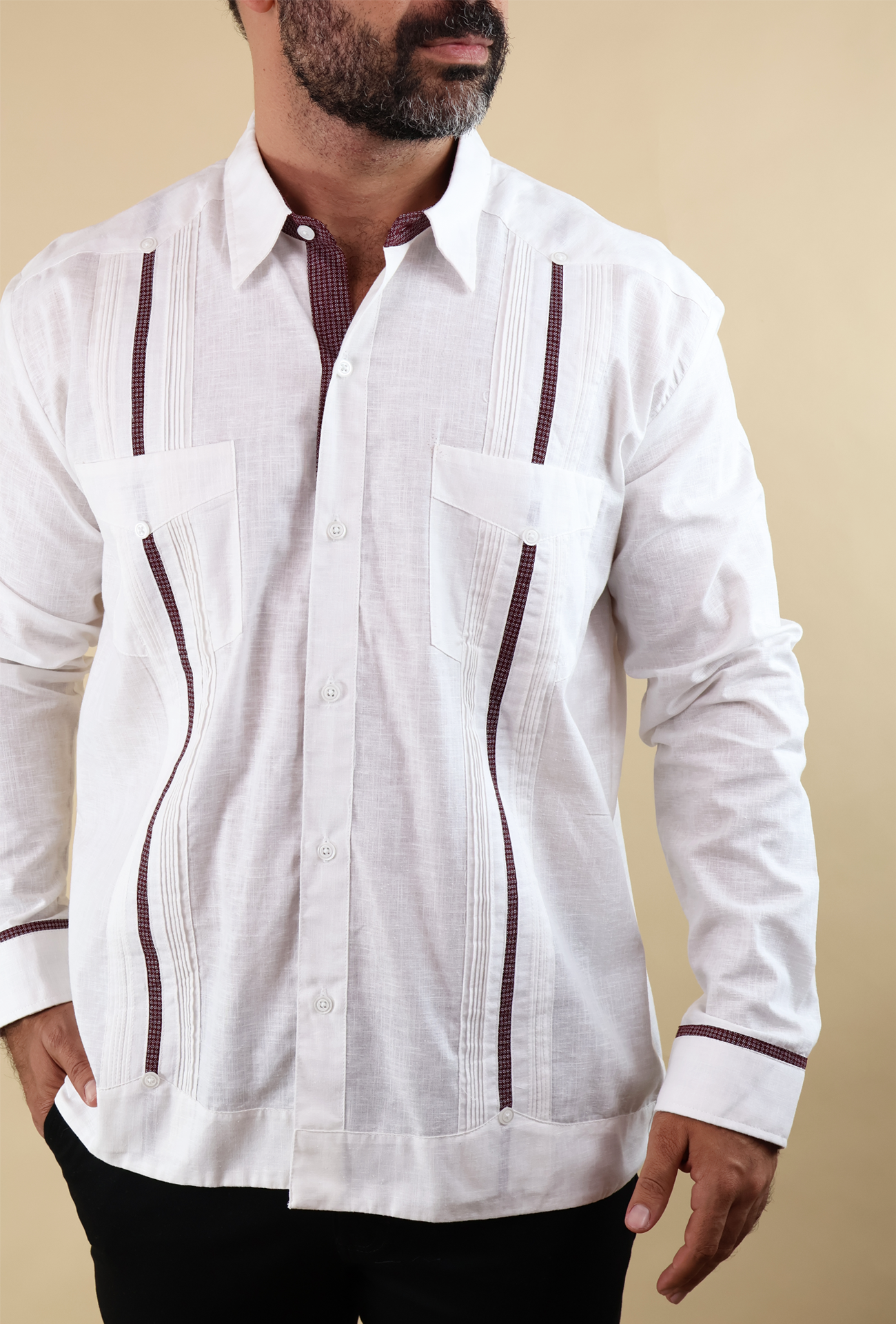 Guayabera Clásica Manga Larga Blanca Con Alforzas y Detalle Para Hombre