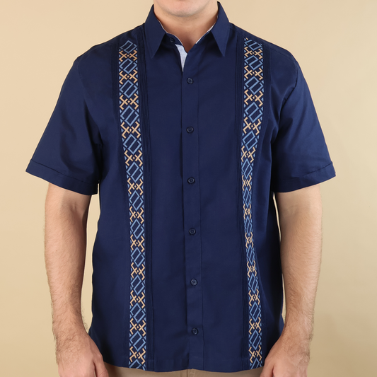 Camisa Tipo Guayabera Azul Marino con Bordado y Alforzas para Hombre