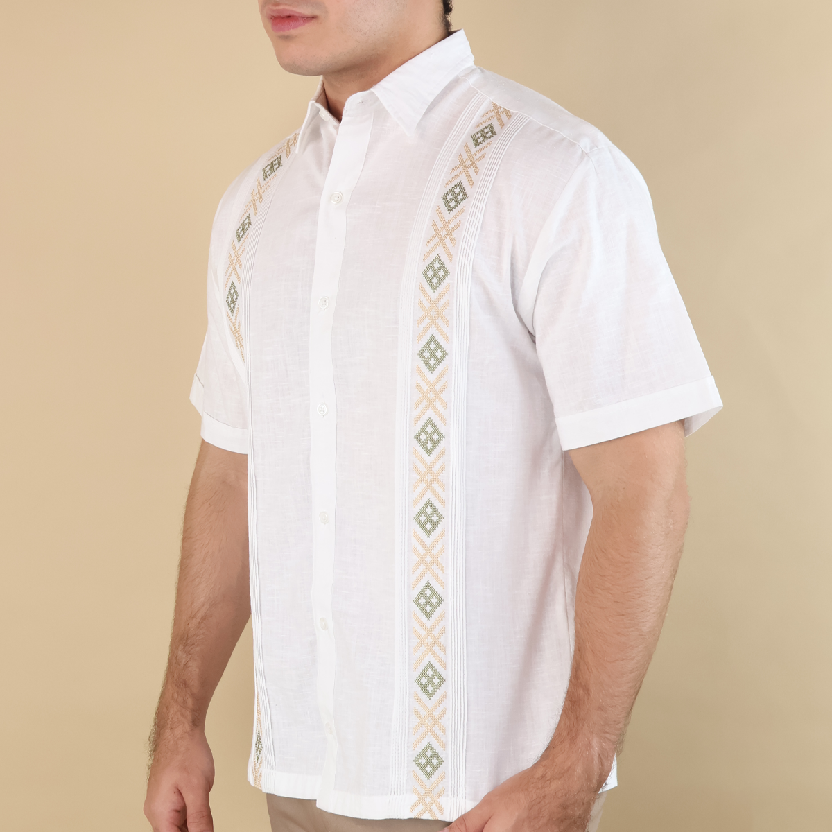 Camisa Guayabera Blanca de Hombre con Bordado Frontal y Detalles en Jareta