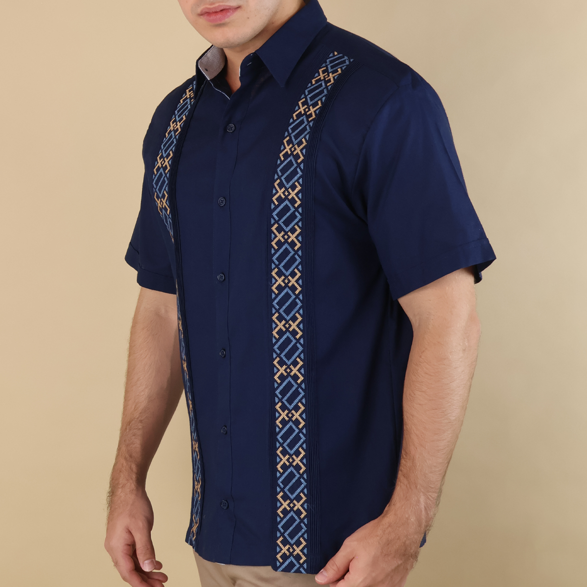 Camisa Tipo Guayabera Azul Marino con Bordado y Alforzas para Hombre